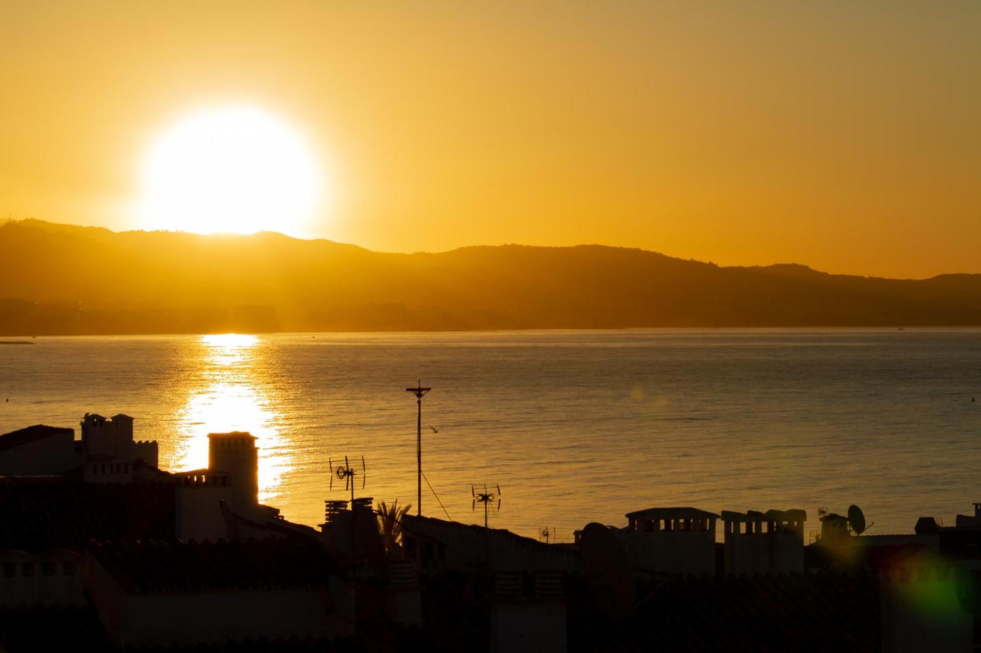 Banus - Brand New And Exclusive Banus Port Seafront Flat Apartment Marbella