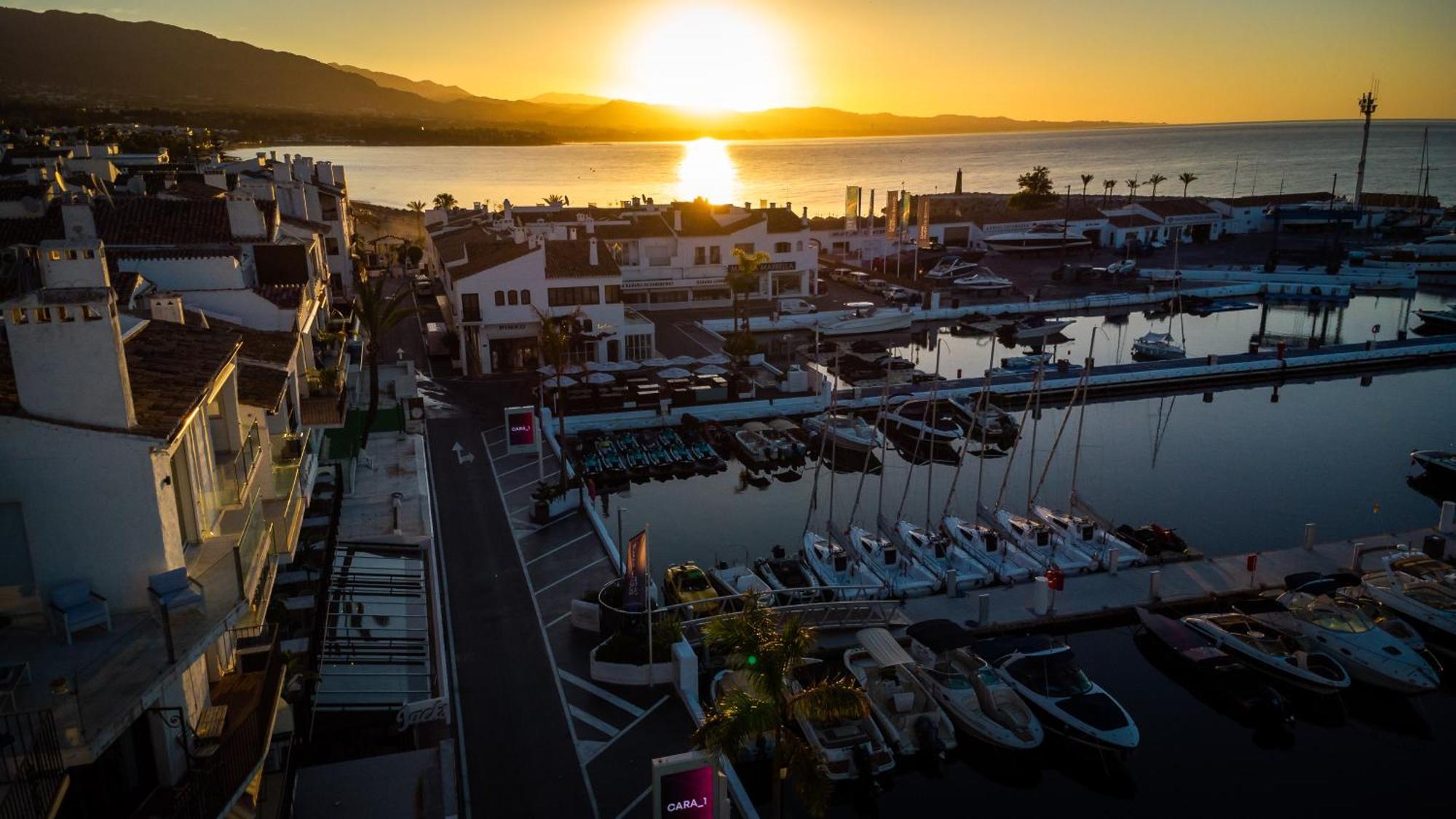 Apartment Banus - Brand New And Exclusive Banus Port Seafront Flat